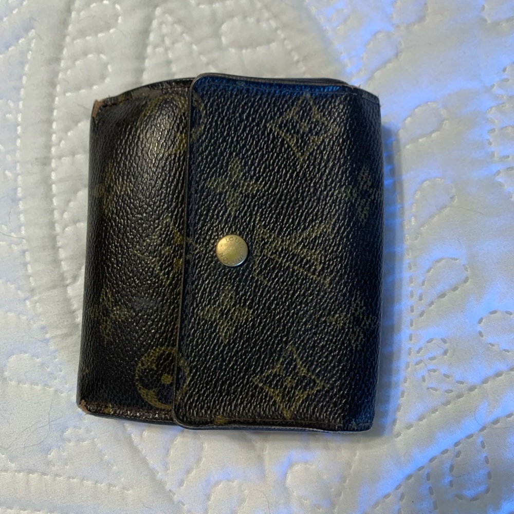 LOUIS Vuitton trifold wallet